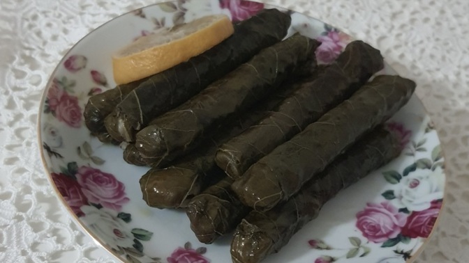 Bir oturuşta kaç tane zeytinyağlı yaprak sarması yersin?