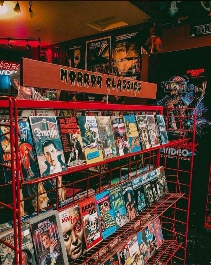 CD’lerin popüler olduğu dönemi özlediğiniz oluyor mu ve en son ne CD’si alarak dönemi kapatmıştınız?