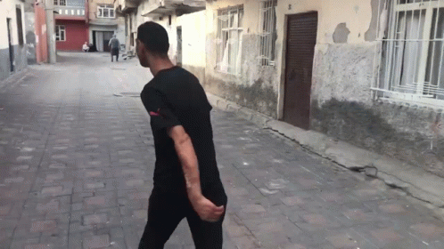Gün için yolda falan 2 saat dolaşsam 10 15 kız bakıyor sizce çok mu iyiyim?