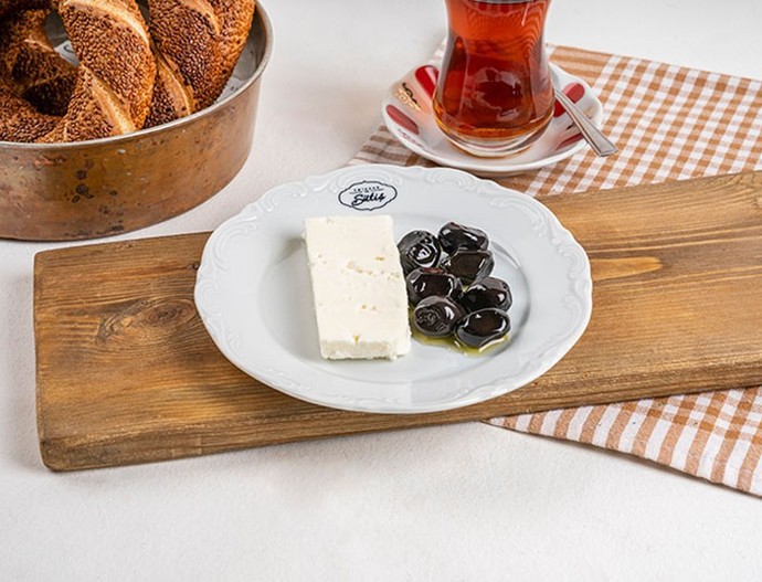 Kahvaltıda birini seçecek olsanız zeytin mi, peynir mi?