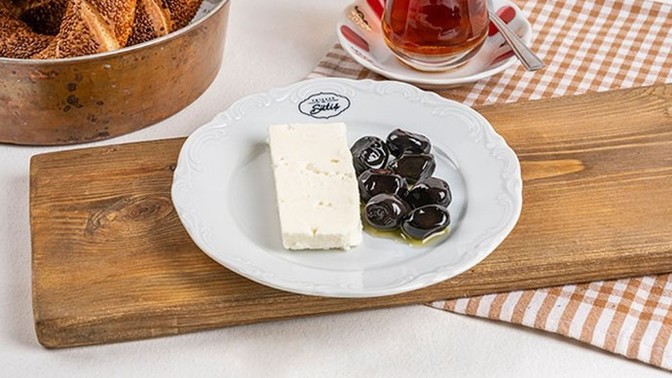 Kahvaltıda birini seçecek olsanız zeytin mi, peynir mi?