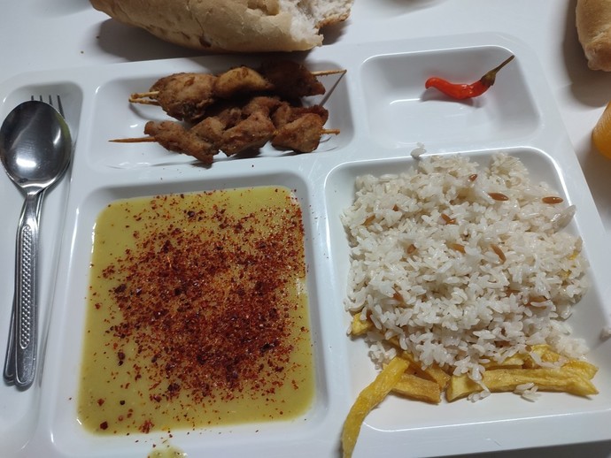 Yemeğin yanında mutlaka olmalıdır, olmazsa yiyemem dediğiniz şey var mı?