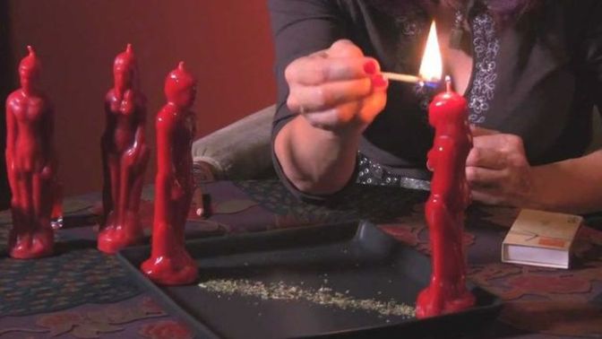 Birinin size aşık olması için ona büyü yapar mıydınız?