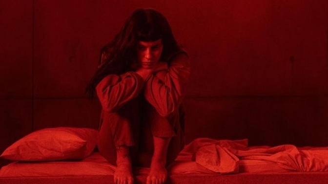 Seri filmleri takip ederken yeni film çıktığında eskileri yeniden izler misiniz?