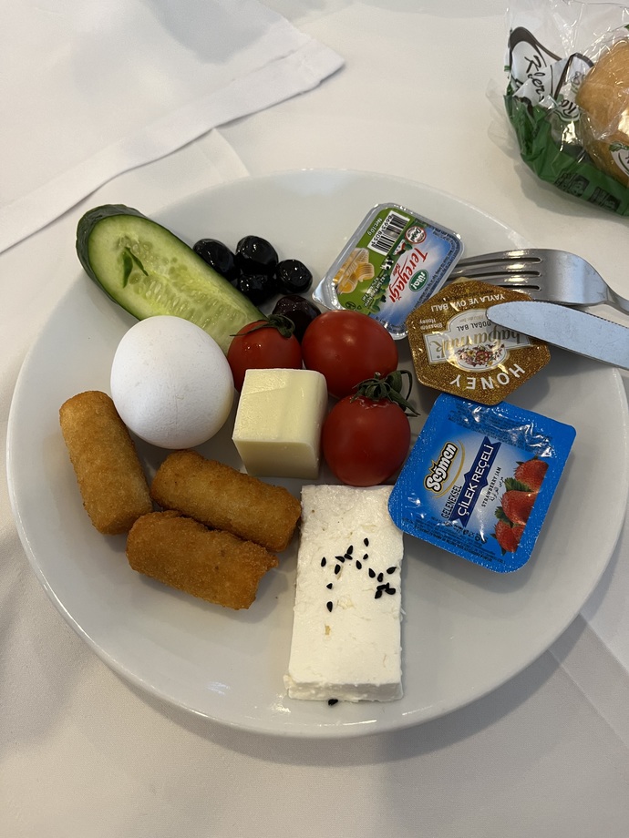 Bugün evdekilere müthiş bir kahvaltı tabağı hazırladım, nasıl duruyor😋?