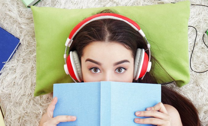 Müzik dinlerken dikkatiniz bir anda şarkının sözlerine kayar mı?