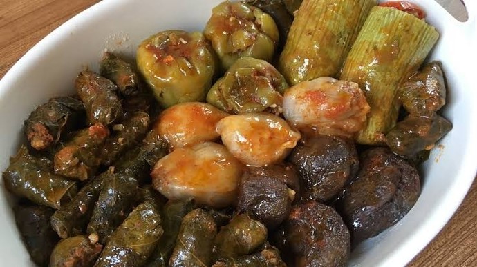Dolma sarma seveniniz var mı?