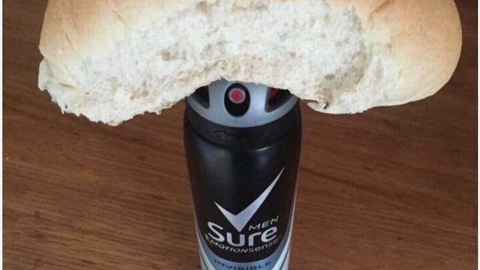 Herkese müjde 🤭ter kokusunu kesin önlüyor aynı zamanda besleyici özelliği olan Roll on deodorant buldum, alırım bi teşekkür 🤭🤭?