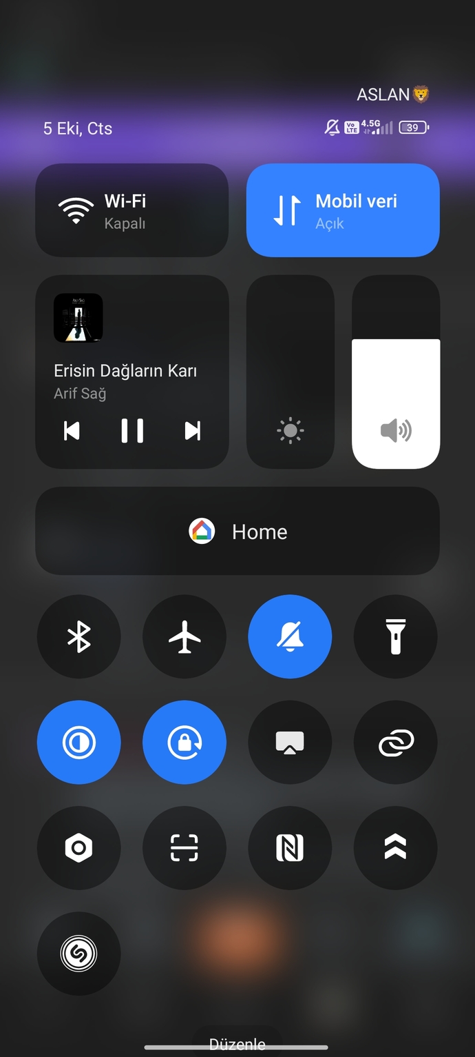 Şu an ne dinliyosun?