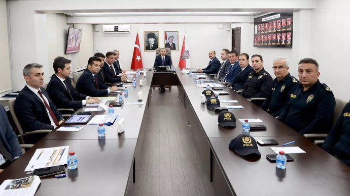 Bütün bakanlar toplandık toplandık 😡
