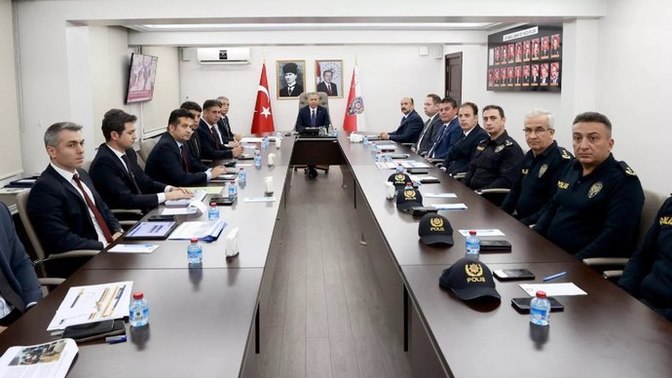 Bakan Yerlikaya: Kadınlara şiddet uygulamaya kalkanlara rahat nefes aldırmayacağız, dedi içiniz rahat mı?