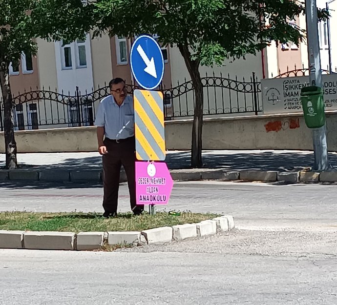Kiz / erkek çocuğun olsa bu devirde gizliden takip edermisin?