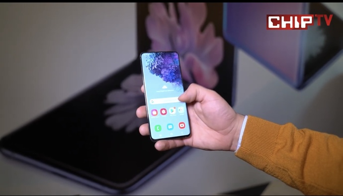 Sizce bu telefonun boyutu nasıl ortamı biraz hafiften küçükmü yoksa biraz hafiften büyükmü?
