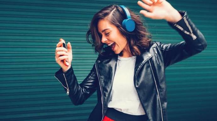 Yüksek sesle müzik dinler misiniz?