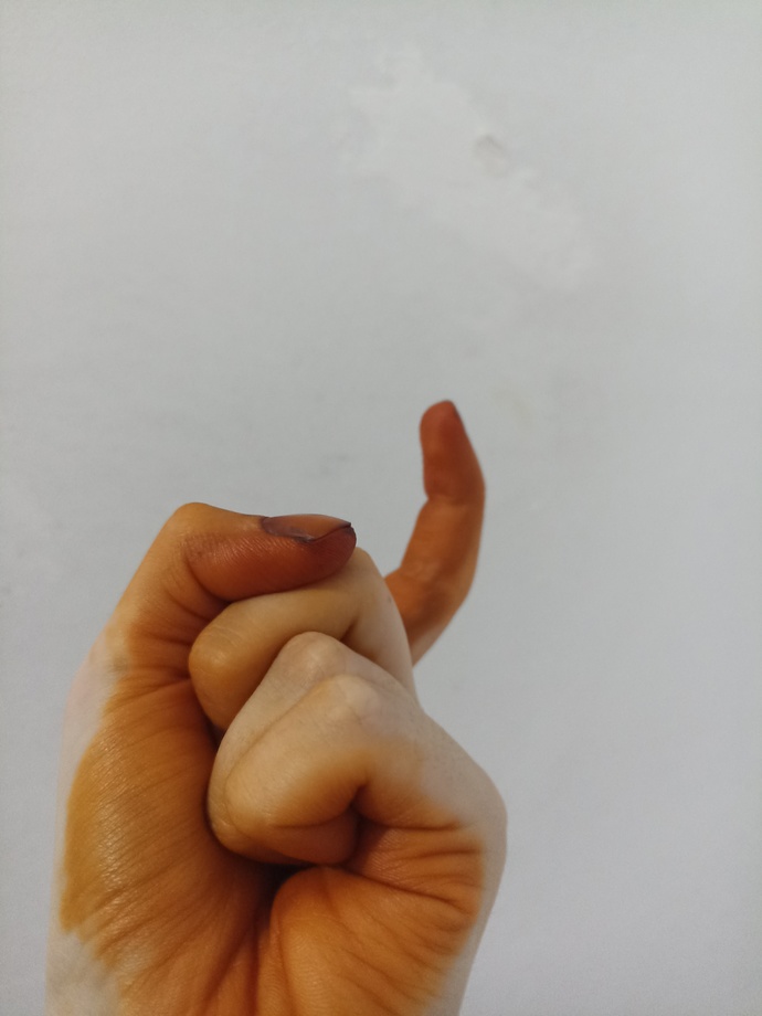 Ele kına yakmak itici mi sizce?