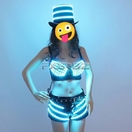 Renkli ışıklarla kaplı ledli, neonlu crop, bikini giyer miydiniz?