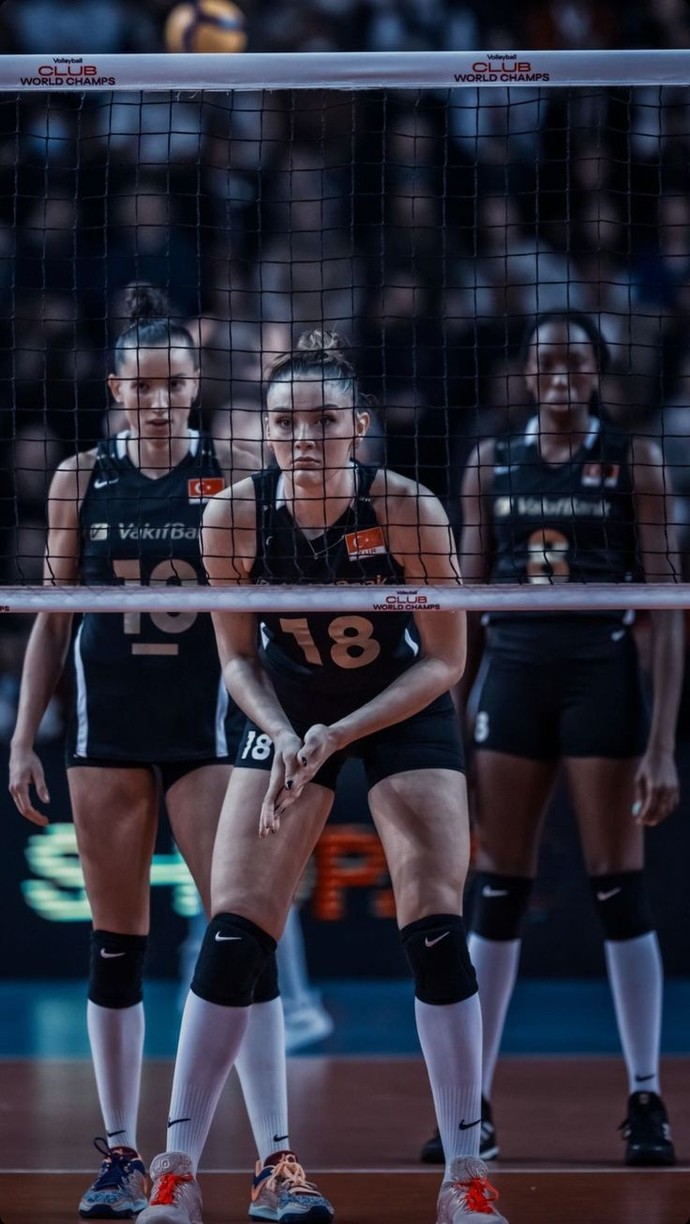 Voleybolu hobi için bile olsa oynarım der misin ve hayatına katar mısın 🌟🧚🏐🏐🏐🏐🏐 ?