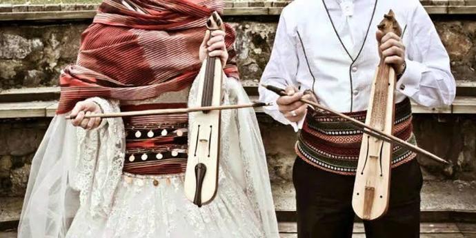 Karadeniz şarkıları sever, dinler misiniz?
