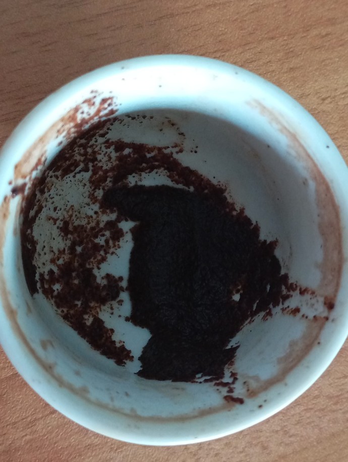 Kahve falı bakabilen biri var mı acaba?