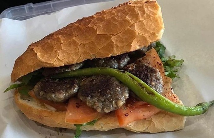 Kahvaltıda köfte ekmek yer misin?