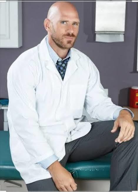 Doktor erkeklere çok ilgi duyuyorum, doktor bir erkekle evlenmek istiyorum normal mi?