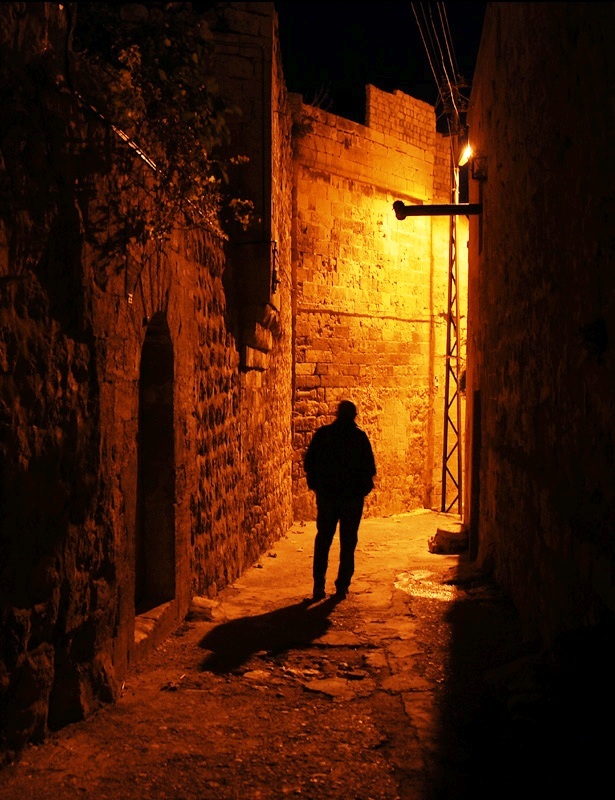 Kendini yalnızlığa mahkum etmek zeka belirtisi mi, delilik mi sizce?