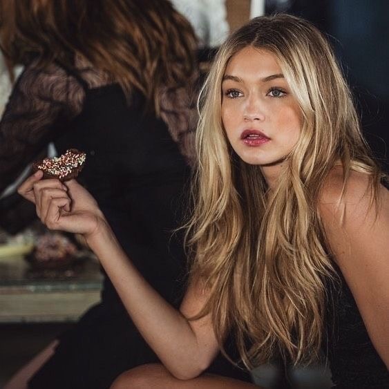 Gigi Hadid mi daha güzel Kendal Jenner mi?
