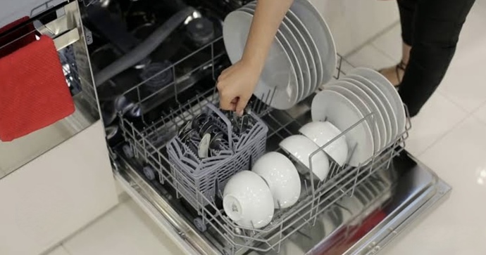 Bulaşık makinesini boşaltmaya üşeniyor musunuz?