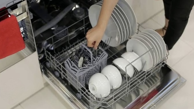 Bulaşık makinesini boşaltmaya üşeniyor musunuz?
