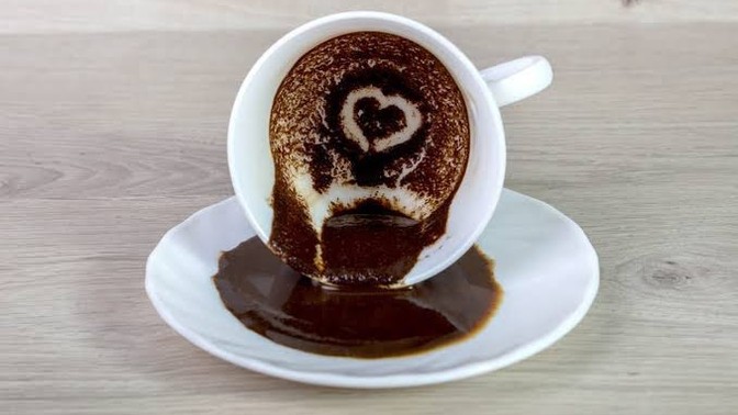 Sizce her kahve içtikten sonra fal için kapatmak bir gelenek haline mi geldi?