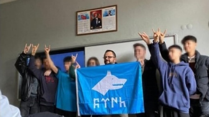 MEB, liselerde ülkü ocakları propagandasına izin verdi! ?