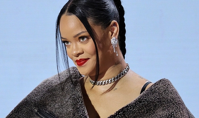 Rihanna dinler misiniz?