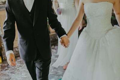 Evlilik öncesi maddi olumsuzluklar konuşulmalı mı yoksa gizlenmeli mi?