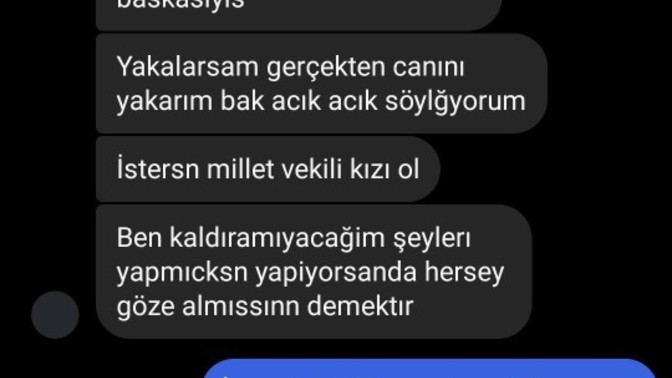 Bu niye böyle konuşuyor?