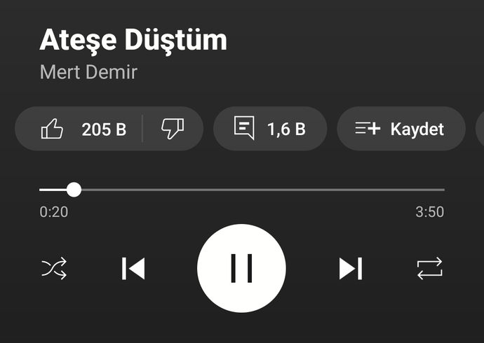 Duyunca sizi hüzünlendiren şarkı hangisi?