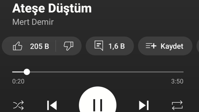 Duyunca sizi hüzünlendiren şarkı hangisi?