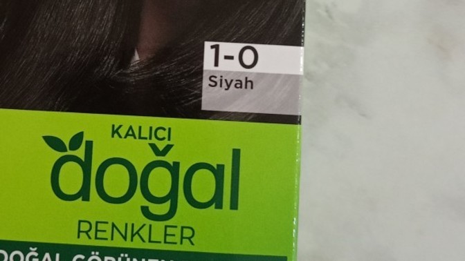 Kızlar siyah boya çok akıyor mu kızıl gibi?