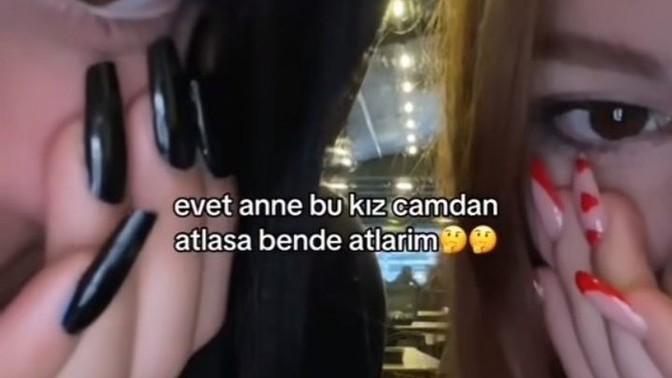 En yakın arkadaşınızın başkalarıyla samimiyetini kıskanır mısınız?