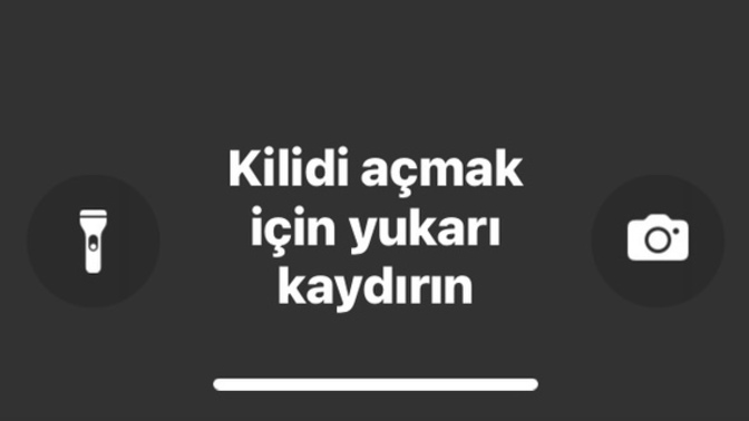 İos 18 ile kilidi açmak için yukarı kaydırın ibaresi veya yazısı geri geldimi?