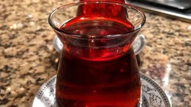 Çeyizinize çaycı mı almak istersiniz klasik çaydanlık mı?