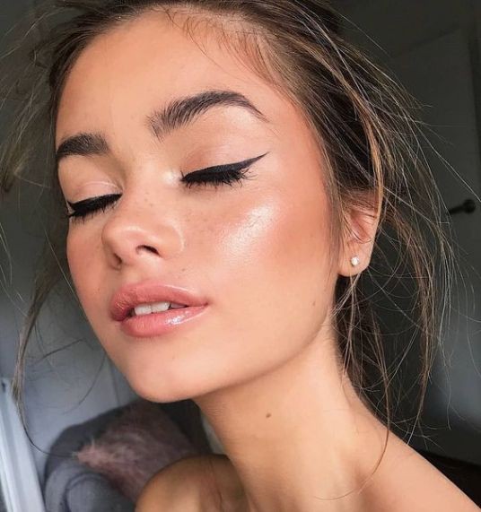 Eyeliner hızlı çekilince daha mı güzel durur?