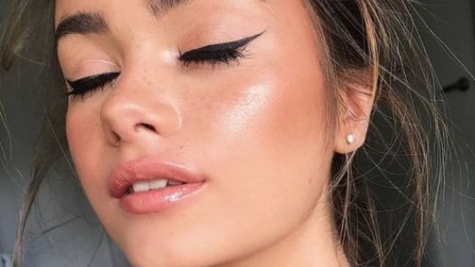 Eyeliner hızlı çekilince daha mı güzel durur?