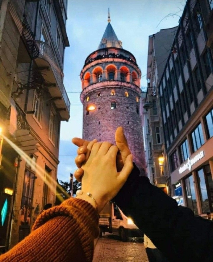 Sevgiliniz evine davet etse gider misiniz?