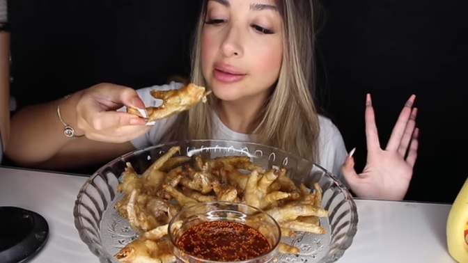Tavuk ayağı yer misiniz?