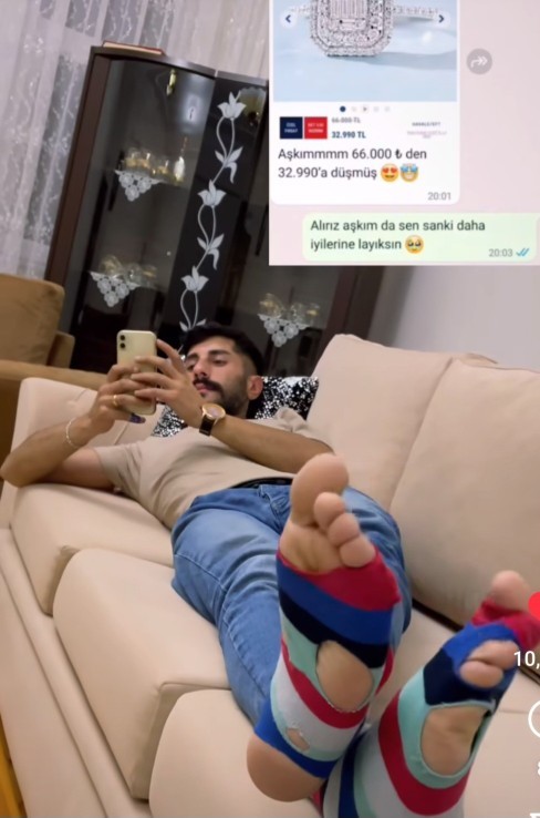 Arkadaşınıza nişanlısının kendisine biseyler alma çabasıyla ilgili komik biseyler atmak sizce hata mı?