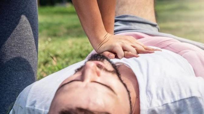 Kalp masajı yapabilir misin?