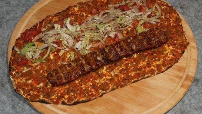 Lahmacun arası Adana yer misiniz?