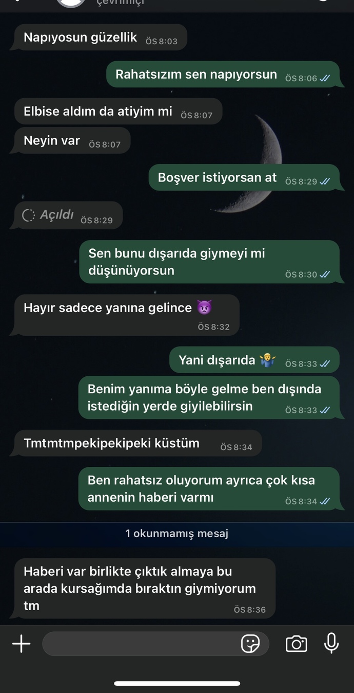 Arkadaşlarınızın giyimine karışır mısınız , kıskanır mısınız?