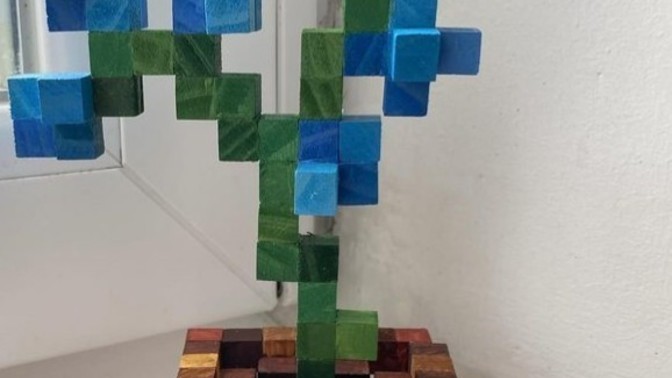 Dün öğlen 1'de uyandım ve uyandıktan 1 saat sonra bu minecraft çiçeğini yaptım nasıl olmuş?