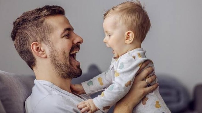Babamın çocukça yaptığı sakalardan nefret ediyorum ne yapabilirim?